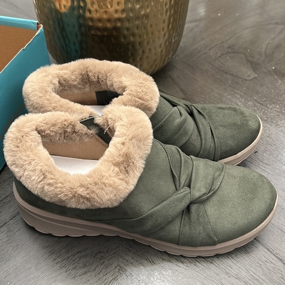 Bzees Women's Genie Slip On - Picture 6 of 12